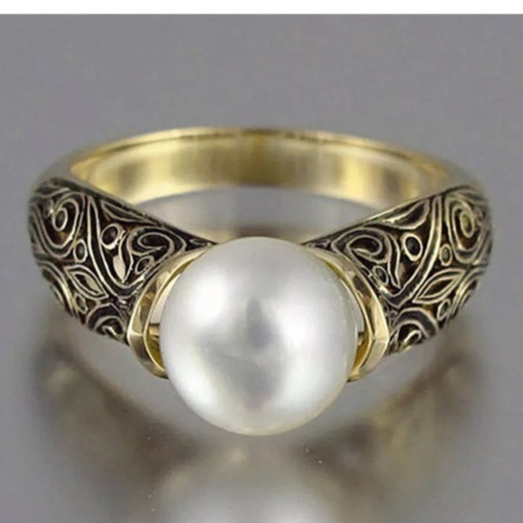 18k Yellow Gold Plated White Pearl Ring Size 6-10 - Picture 2 of 4